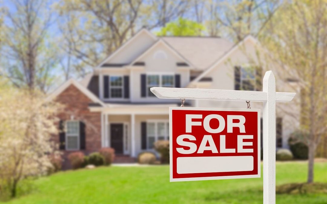 Hire a Real Estate Agent When Selling a Home